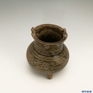 DB027 漢代醬釉陶卷雲紋三足釜
