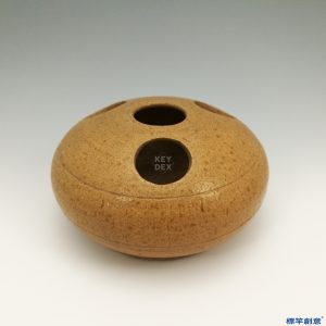 EC010 西晉越窯黃釉四孔圓墩式插花器