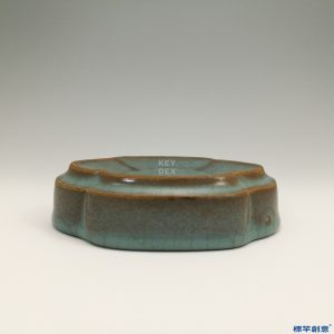 GE026 金代鈞窯系淺藍釉葵瓣式文房筆舔