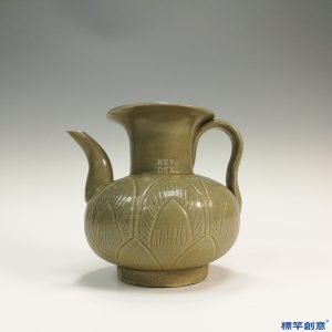 GB009 北宋越窯青瓷刻蓮瓣紋侈口執壺