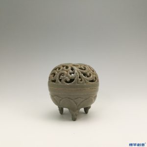 GB028 北宋越窯青瓷鏤空蓮瓣紋卍字符三足薰香爐