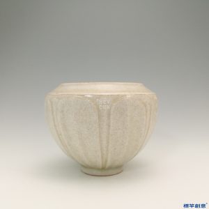 GC003 南宋湖田窯米白釉薄胎蓮瓣紋佛教鉢形供水杯