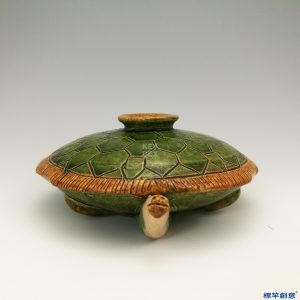KK044 20世紀末三彩陶仿遼代龜形油燈