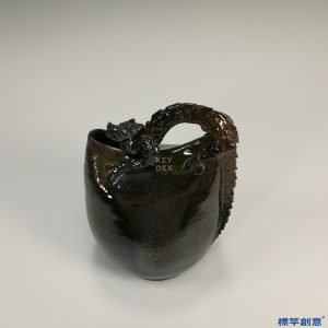 GD003 遼代缸瓦窯黑釉龍把皮囊壺