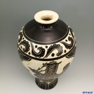 GE003 金代磁州窯醬黑釉剔人物花卉紋梅瓶