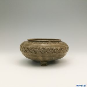 EC014 西晉越窯褐青瓷刻花聯珠紋三足香爐