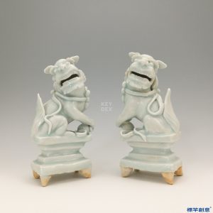 HA027 元代湖田窯青白瓷塑坐獅一對