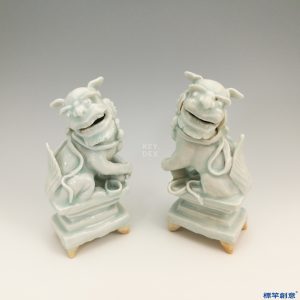 HA027 元代湖田窯青白瓷塑坐獅一對