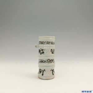 HA032 元代景德鎮窯釉裡紅繪卷草紋鳥食罐