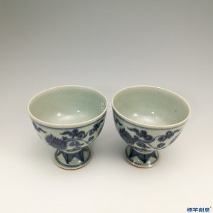 HB014 明代景德鎮窯青花繪纏枝蓮紋高足供水杯一對