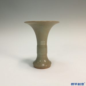 GC028 南宋龍泉窯土青釉仿青銅器瓷觚