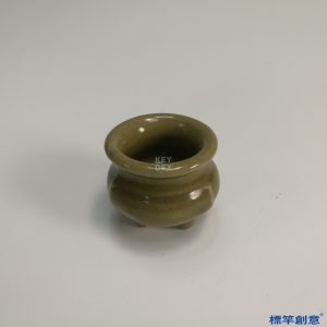 GC031 南宋龍泉窯土青瓷出筋鬲式小香爐