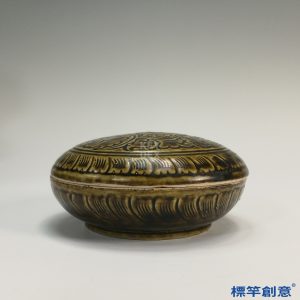 GC038 南宋建寧窯醬釉刻纏枝紋化妝粉盒