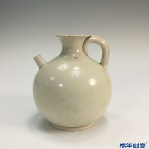 FB028 唐代邢窯米白釉短流執壺