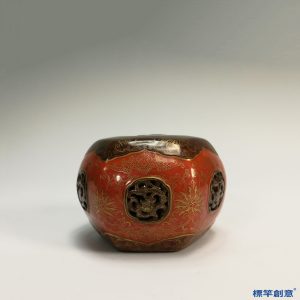 IA032 清代乾隆景德鎮官窯紅釉描金鏤空龍紋脈枕