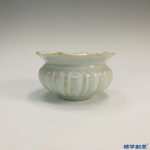 GC052 南宋湖田窯青白瓷葵瓣花口唾盂渣斗