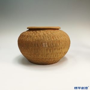 BB007 商代原始青瓷印紋鱗片紋大肚陶罐