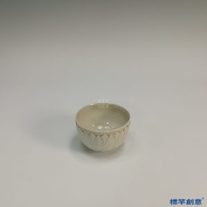 GB051 北宋定窯白釉刻蓮瓣紋小盞