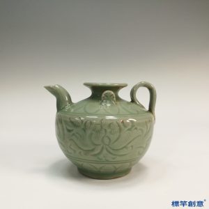 HA063 元代龍泉窯青瓷刻纏枝蓮紋執壺