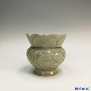 FC013 五代耀州窯淡青瓷刻花卉花口唾盂渣斗