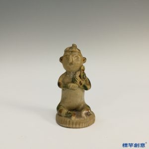 FB033 唐代長沙窯土黃釉點彩盤坐胡人俑