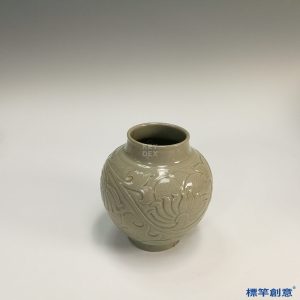 FC018 五代耀州窯淡青瓷刻纏枝蓮紋球形罐