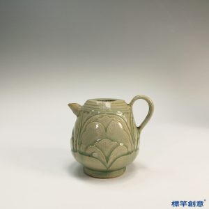 FC021 五代耀州窯淡青瓷刻蓮瓣紋梨形執壺