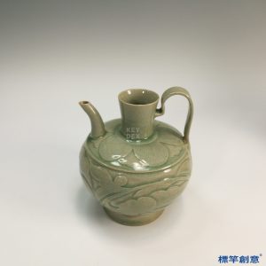 FC022 五代耀州窯淡青瓷刻纏枝蓮紋執壺