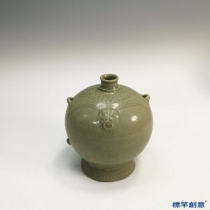 GA054 宋代越窯青瓷貼塑團花紋卣式穿帶壺