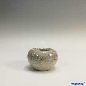 IA037 清代晚期景德鎮窯白釉冰裂紋文房水盂