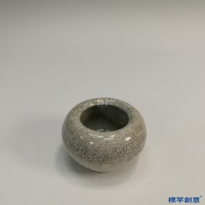 IA037 清代晚期景德鎮窯白釉冰裂紋文房水盂