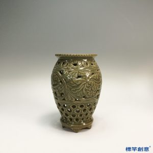 HB027 明代龍泉窯青瓷鏤空蓮花紋賞瓶