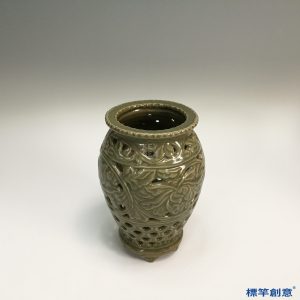 HB027 明代龍泉窯青瓷鏤空蓮花紋賞瓶