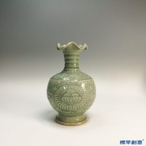 FC023 五代耀州窯淡青瓷刻纏枝蓮紋花口瓶