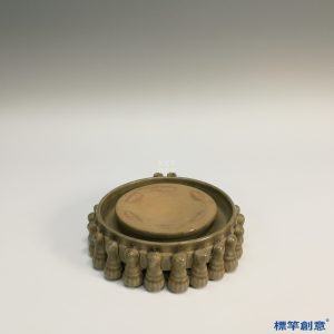 FB037 唐代越窯土青瓷帶筆插辟雍形硯台