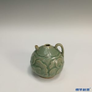GB061 北宋耀州窯淡青瓷刻纏枝牡丹紋梨形小執壺