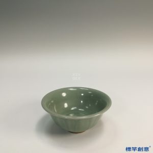 GC121 南宋龍泉窯梅青釉刻蓮瓣紋碗
