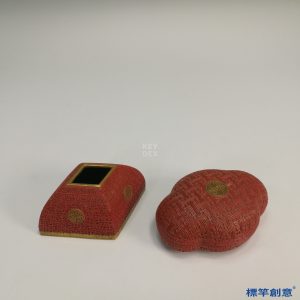 IA017 清代乾隆景德鎮官窯紅釉仿雕漆文房印泥盒與水盂一組