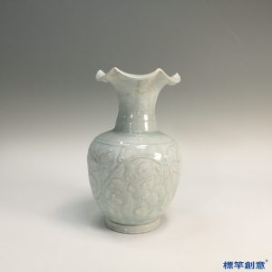 GB072 北宋湖田窯青白瓷刻纏枝蓮紋花口瓶