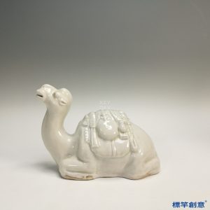 FB046 唐代邢窯白釉駝馱貨物跪臥駱駝俑