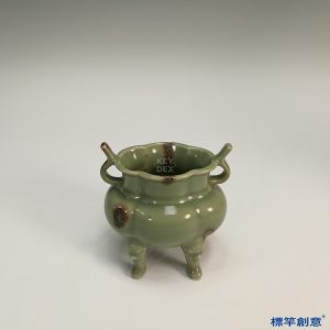HA078 元代龍泉窯粉青釉點褐彩四足鼎式香爐