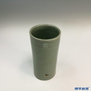 HB035 明代龍泉窯青瓷刻梅花紋帽筒