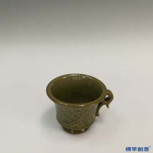 GB083 北宋耀州窯褐青瓷仿金銀器刻纏枝花紋單把杯