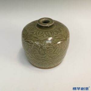 GB086 北宋耀州窯褐青瓷刻纏枝牡丹紋嘟嘟瓶半梅瓶