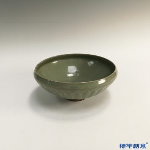GC143 南宋龍泉窯青瓷刻蓮瓣紋佛教食具歛口鉢形碗
