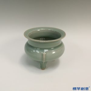 GC151 南宋龍泉窯粉青釉出筋鬲式香爐