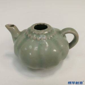 GC154 南宋龍泉窯青瓷瓜稜形文房水注