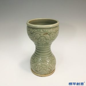 FC069 五代耀州窯淡青瓷刻牡丹花紋腰鼓