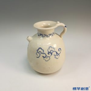 FB094 唐代鞏義窯白釉藍彩纏枝紋執壺