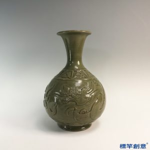 GB112 北宋耀州窯褐青瓷刻龍紋玉壺春瓶